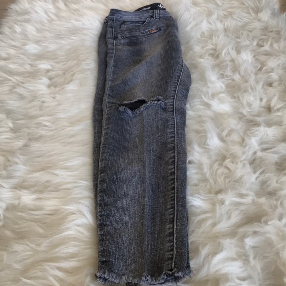 Volcom - Picture 2 of 8